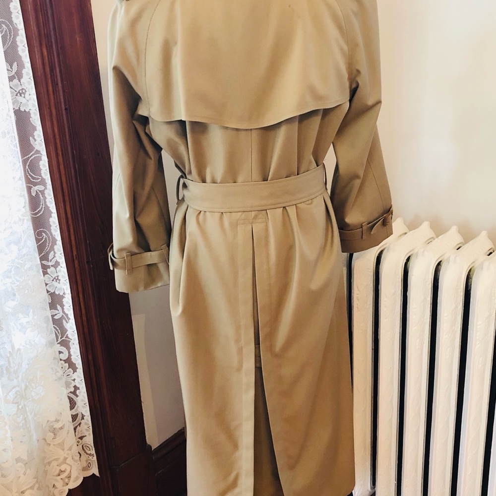 Burberry Beige Trench Coat with Classic Check Lining - Picture 4 of 12